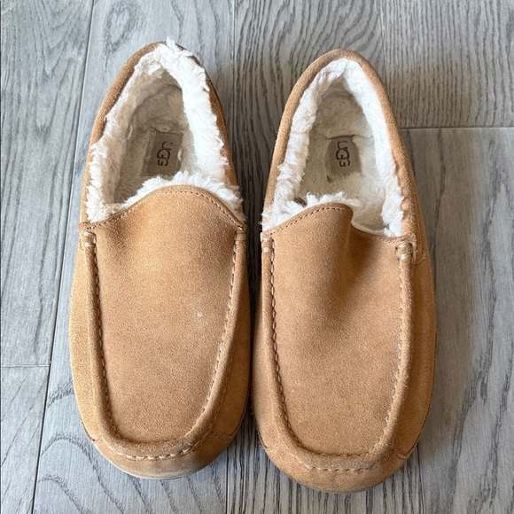 UGG Men\'s Ascot Chestnut Suede Loafers main image 3